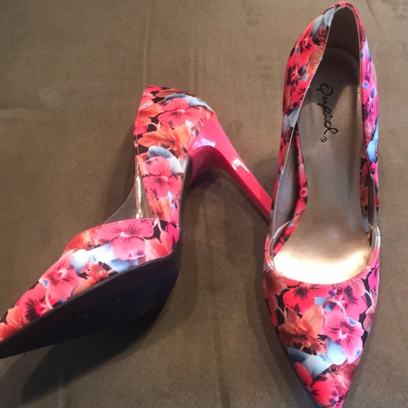 Flowers heels💕🌸🌺🌸🌺 - Picture 3 of 6